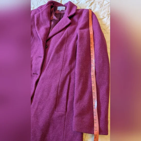 Chic Women's Raspberry Pea Coat - Picture 8 of 9